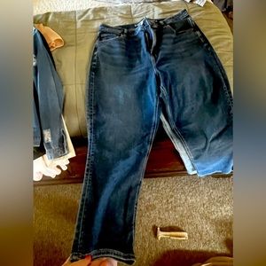 AE Mom jeans Worn only a couple of times